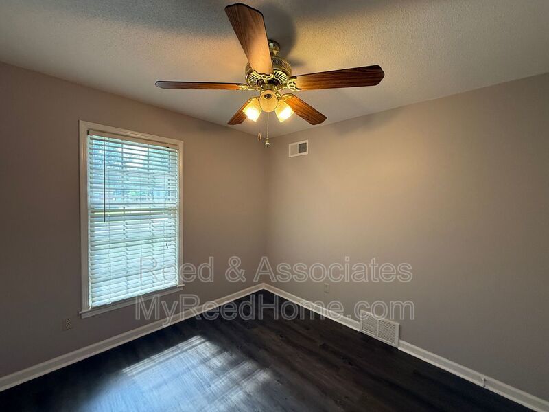 East Memphis with Convenient Location! property image