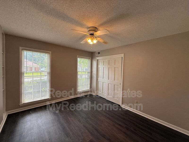East Memphis with Convenient Location! property image