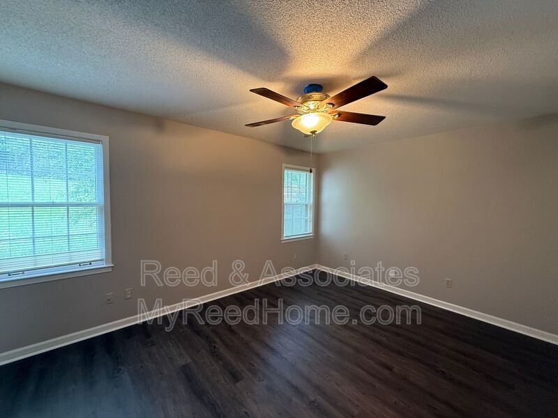 East Memphis with Convenient Location! property image