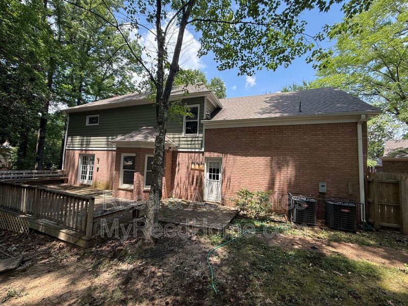 2-Story Home Located in a Quiet Cove! property image