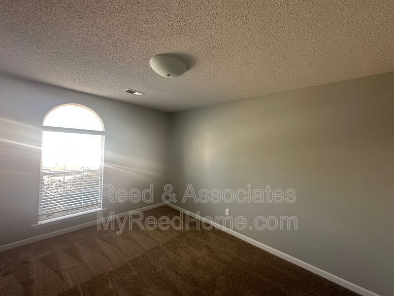 3 Bedroom in Arlington Home! property image