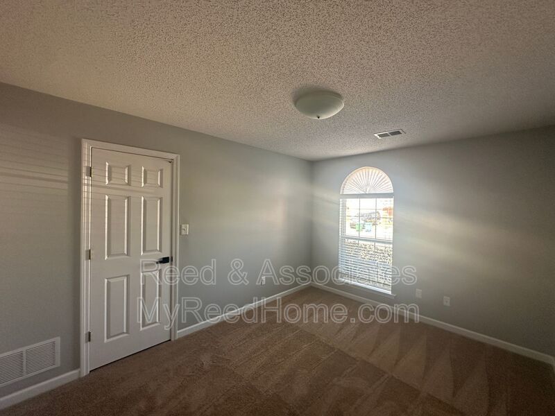 3 Bedroom in Arlington Home! property image