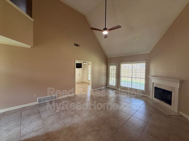 Your Dream Home Awaits in Lakeland! property image