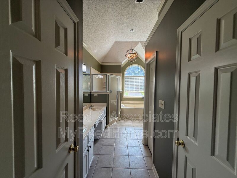Your Dream Home Awaits in Lakeland! property image