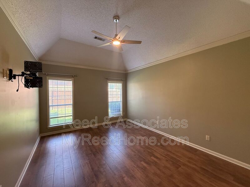 Your Dream Home Awaits in Lakeland! property image