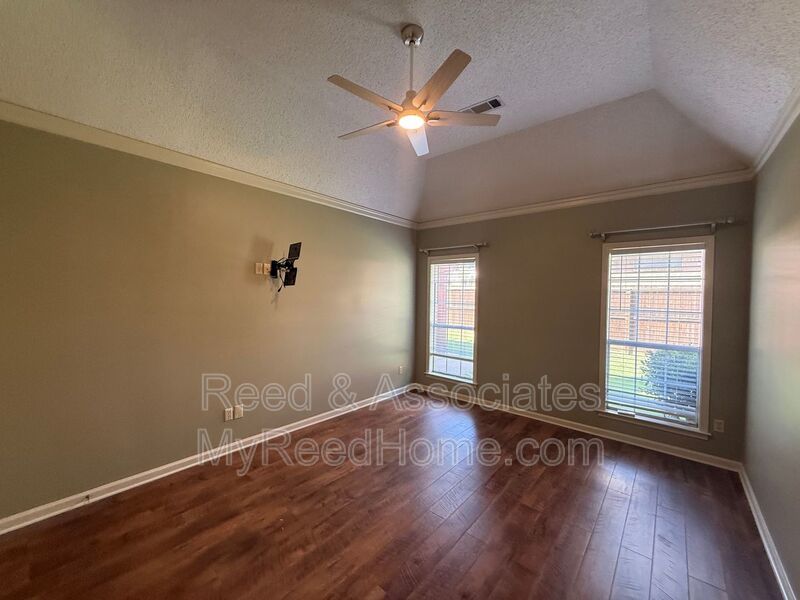 Your Dream Home Awaits in Lakeland! property image