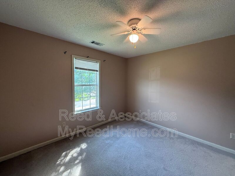 Your Dream Home Awaits in Lakeland! property image