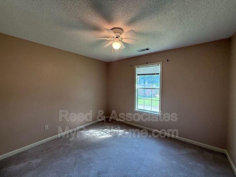 Your Dream Home Awaits in Lakeland! property image