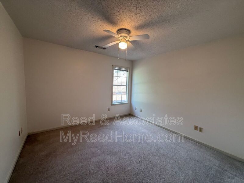Your Dream Home Awaits in Lakeland! property image