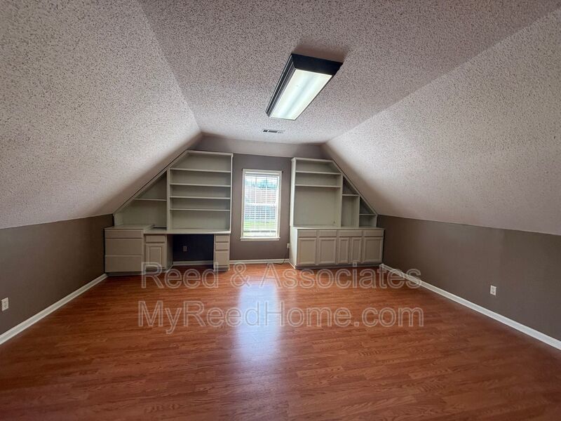 Your Dream Home Awaits in Lakeland! property image