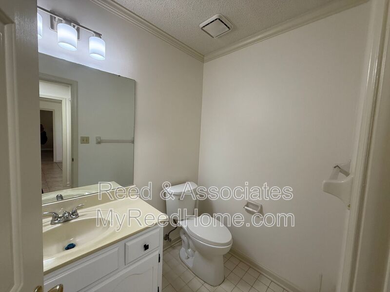 Your Dream Home Awaits in Lakeland! property image