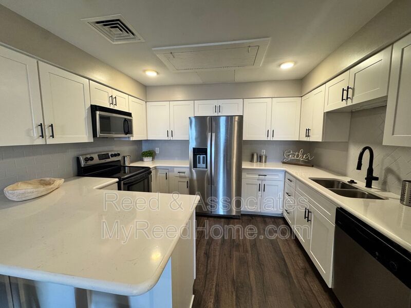 Furnished Downtown Condo with Beautiful Views!!! property image