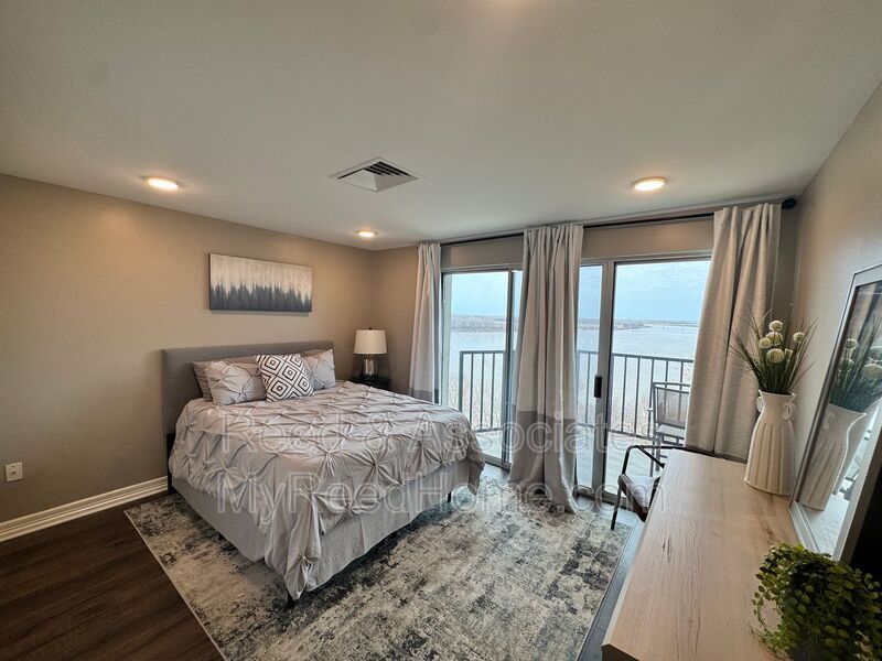 Furnished Downtown Condo with Beautiful Views!!! property image