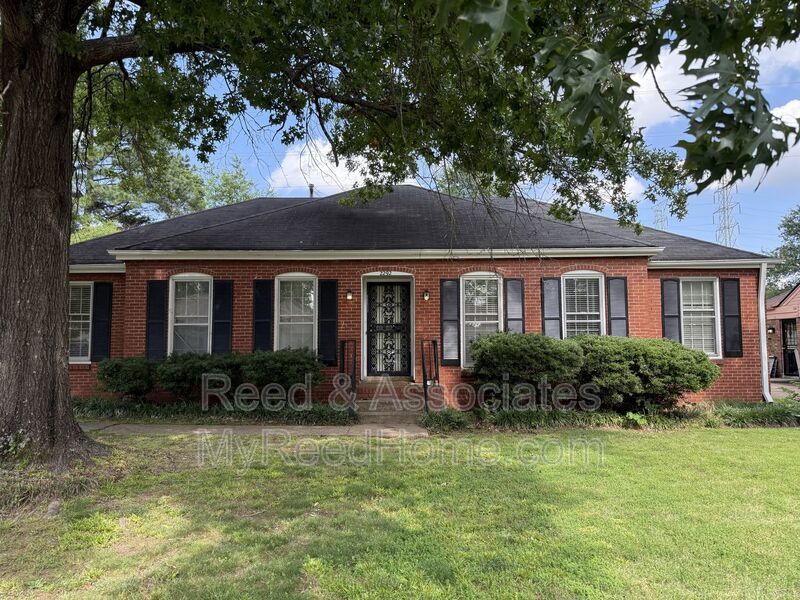 East Memphis with Convenient Location! property image