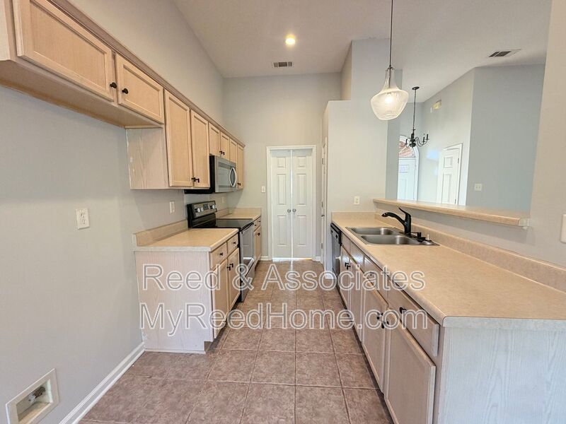 3 Bedroom in Oakland! property image