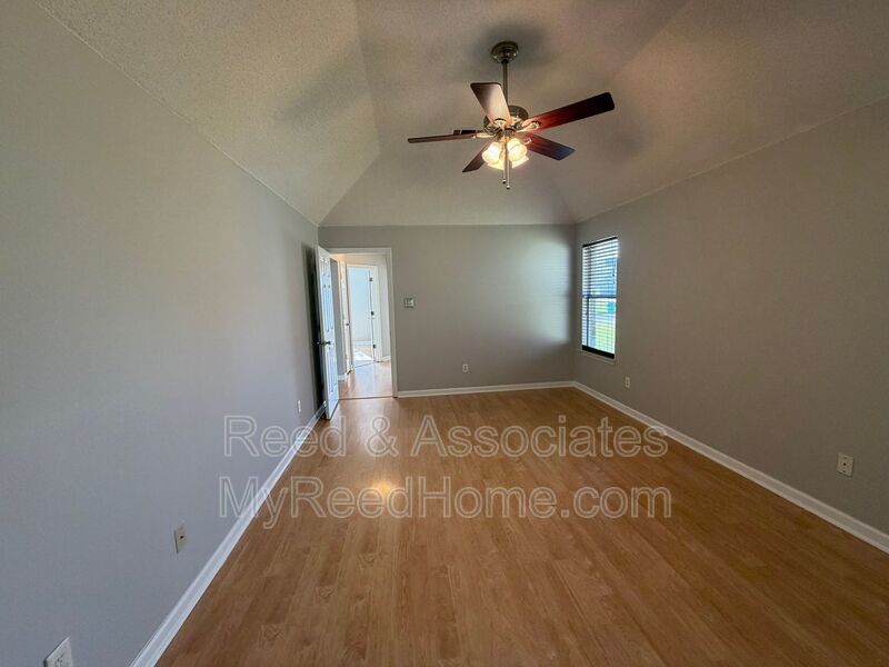 3 Bedroom in Oakland! property image