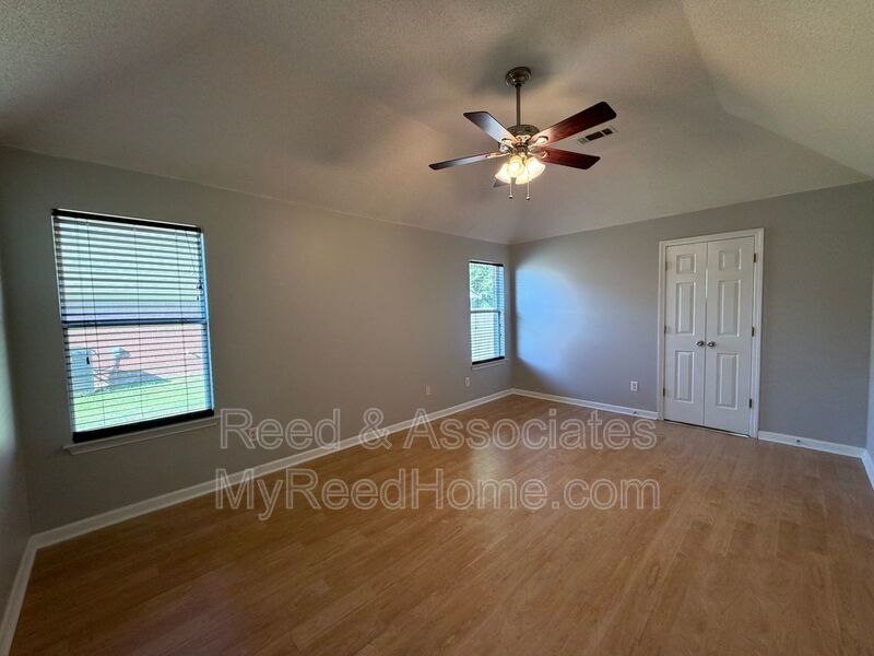3 Bedroom in Oakland! property image