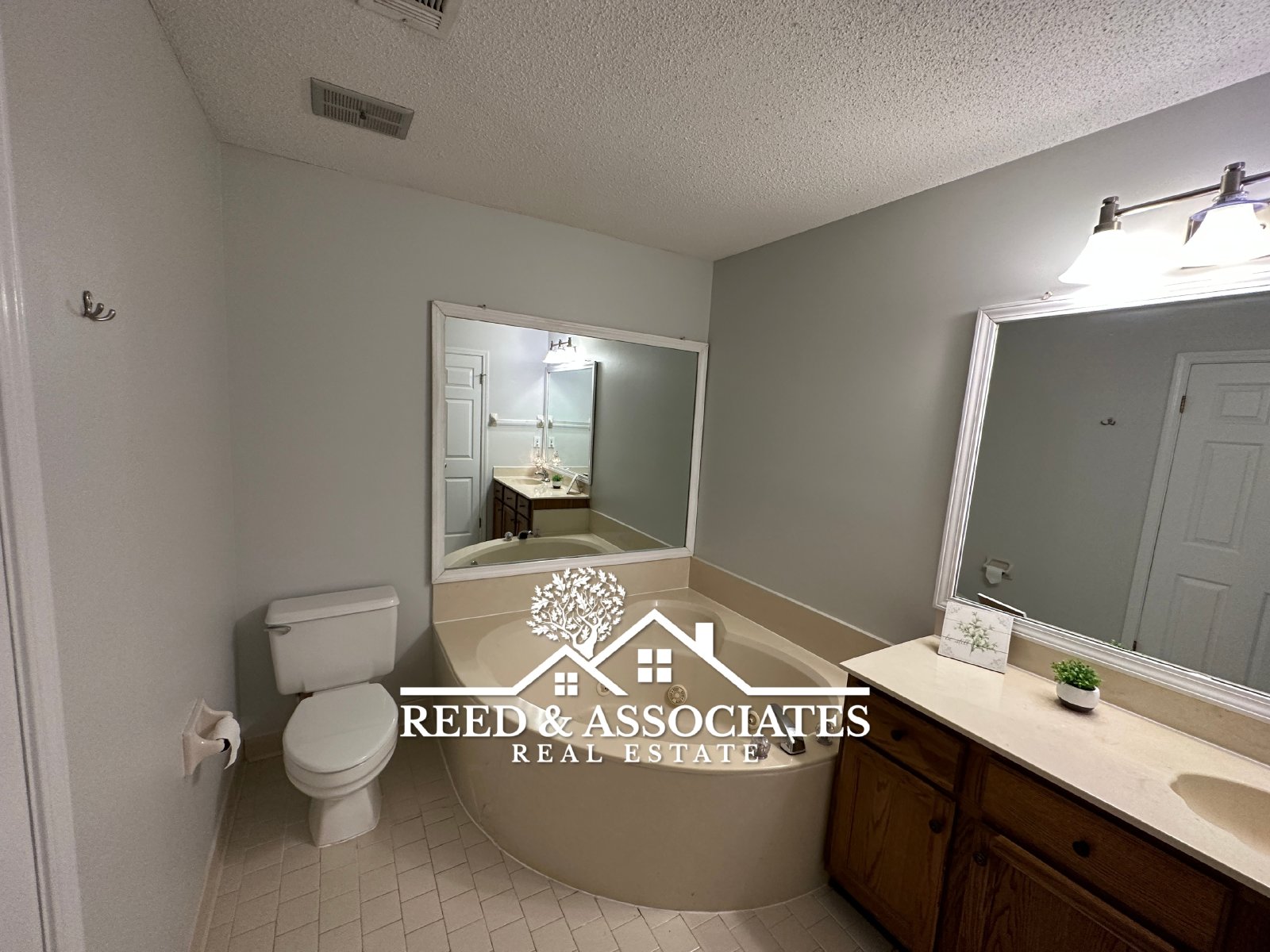 Collierville Townhouse Located on Corner Lot! property image