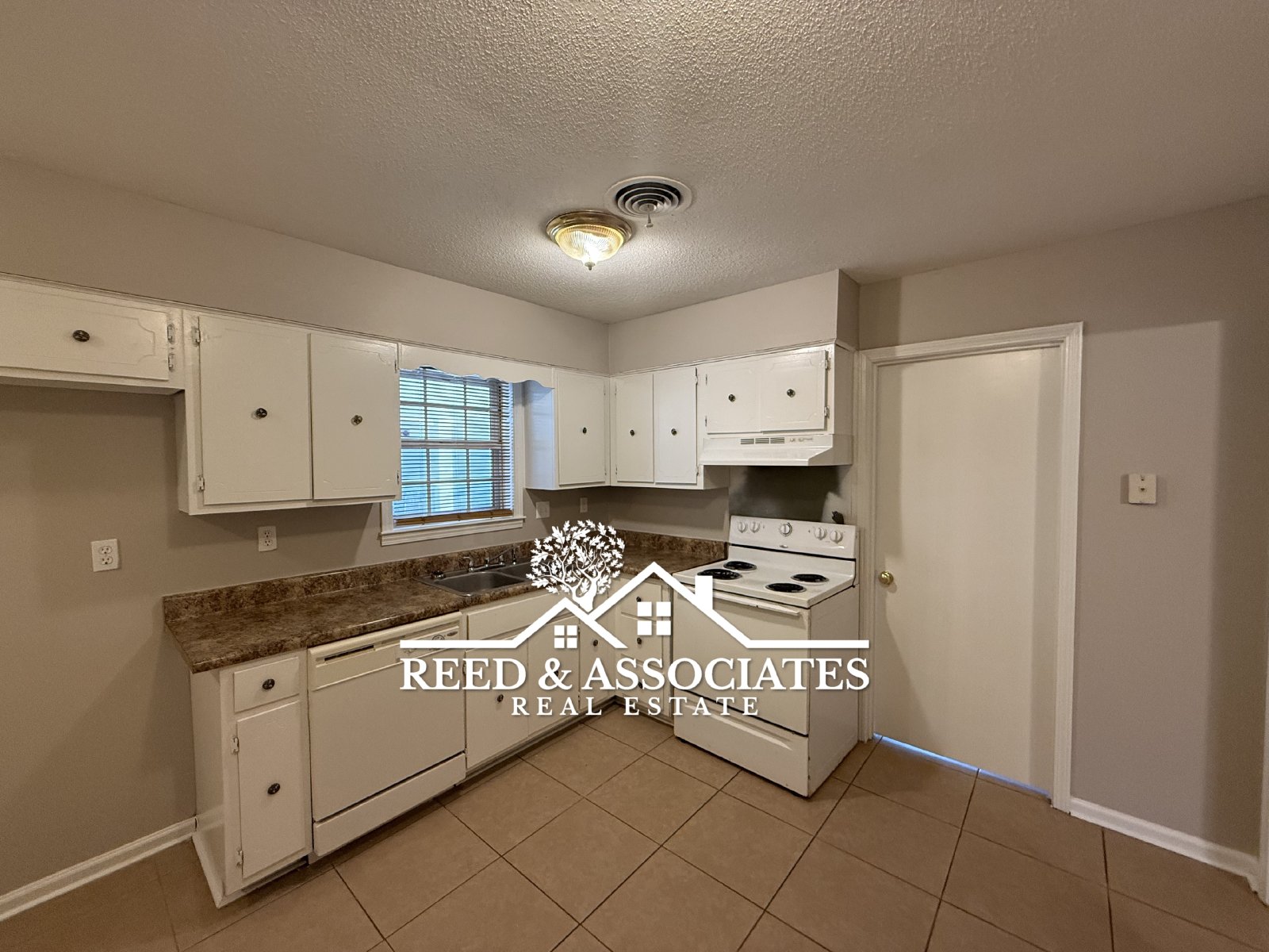 3 Bedroom Located Near Kirby High School property image