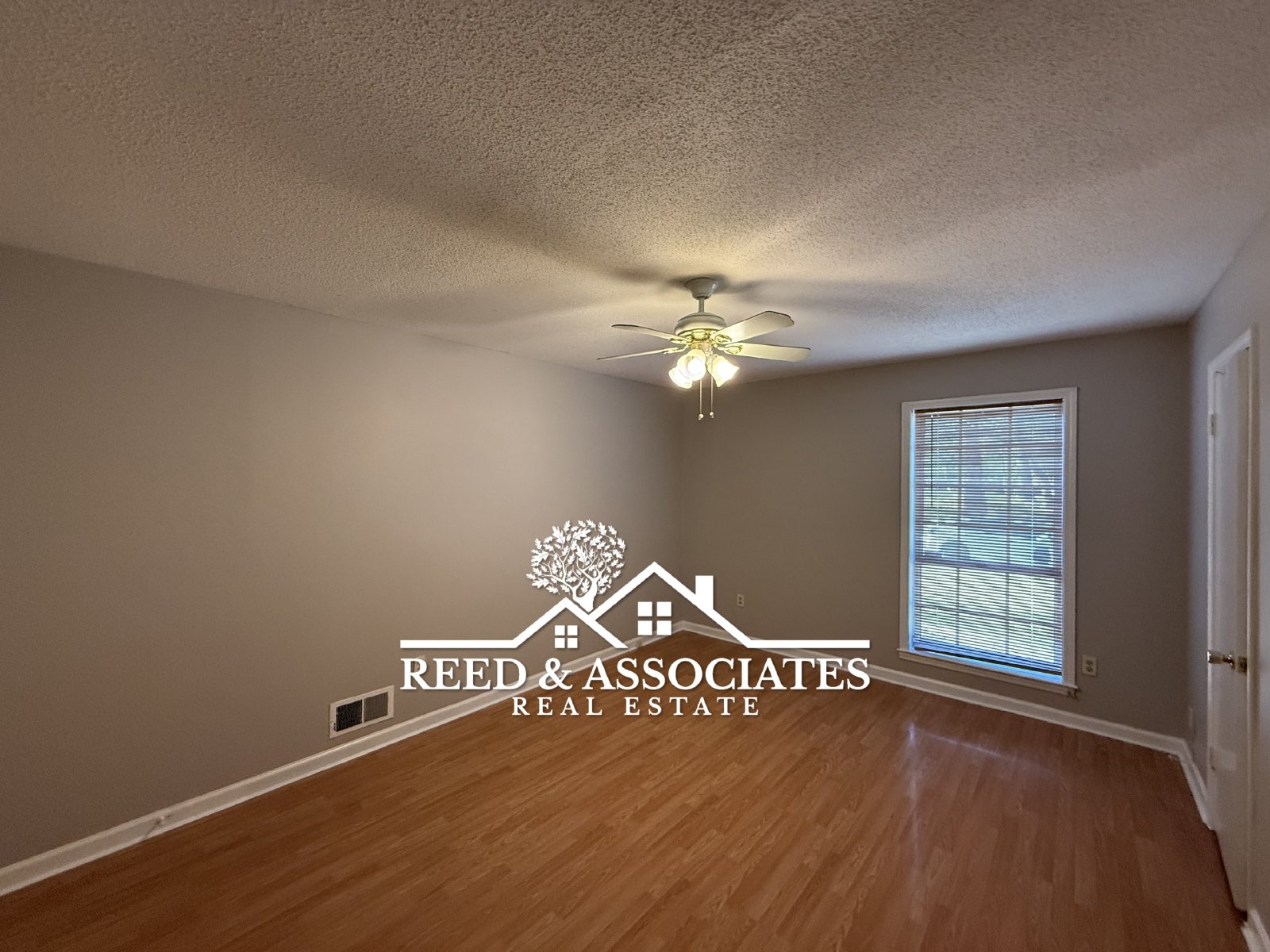 3 Bedroom Located Near Kirby High School property image