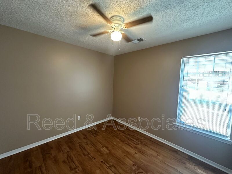 Move-In Ready 3BR in Cordova – Fireplace, Fenced Yard & Pets Welcome property image