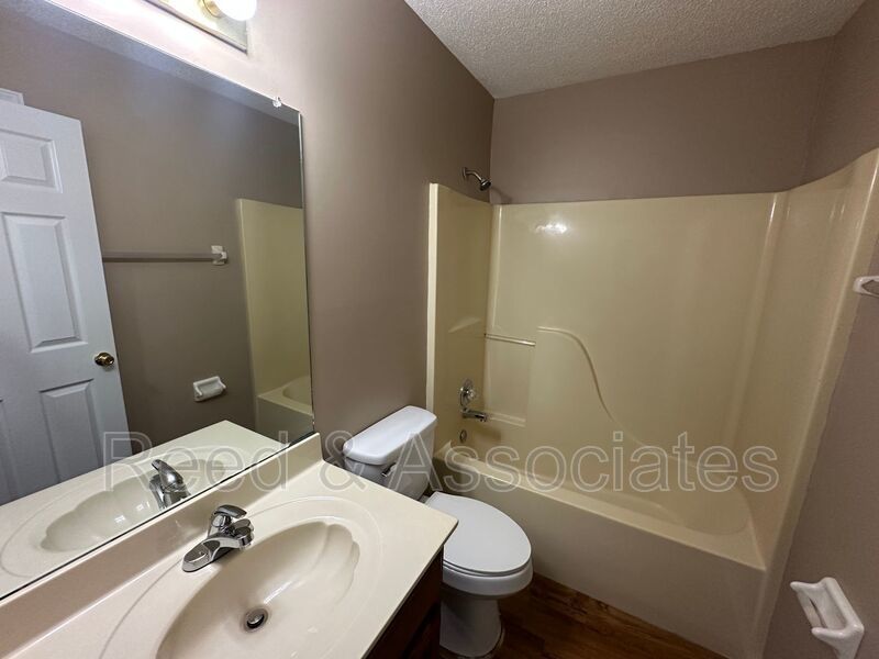 Move-In Ready 3BR in Cordova – Fireplace, Fenced Yard & Pets Welcome property image