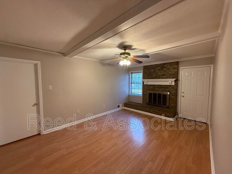3 Bedroom Located Near Kirby High School property image