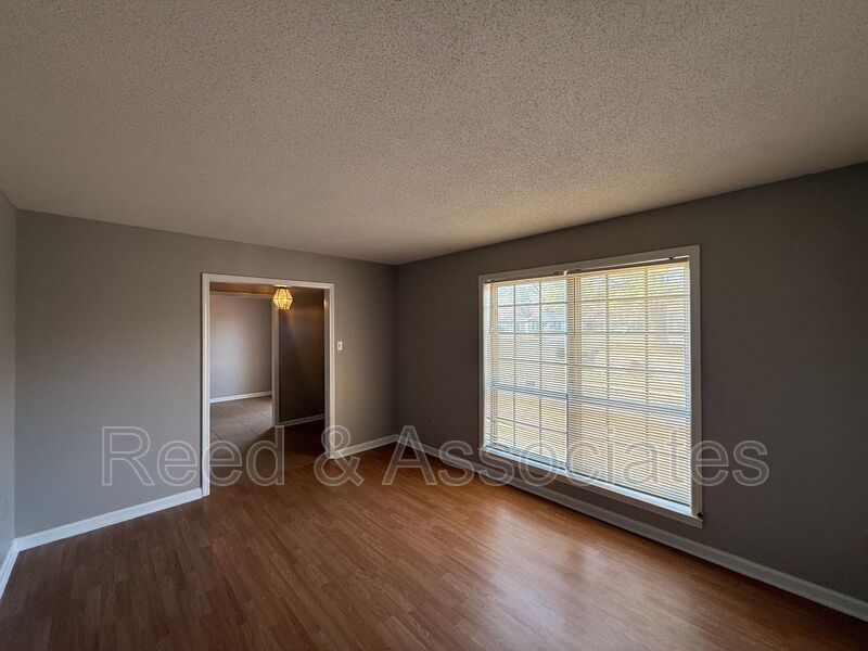 3 Bedroom Located Near Kirby High School property image