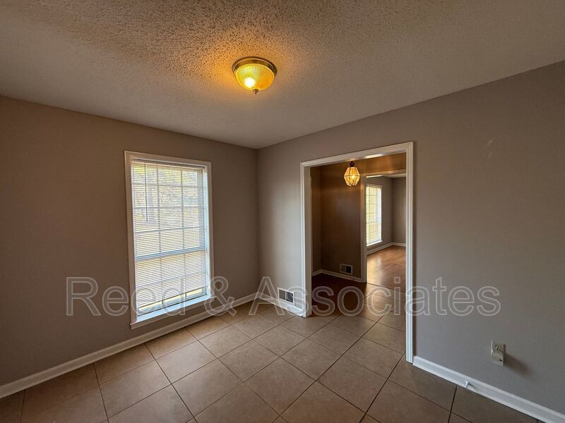 3 Bedroom Located Near Kirby High School property image