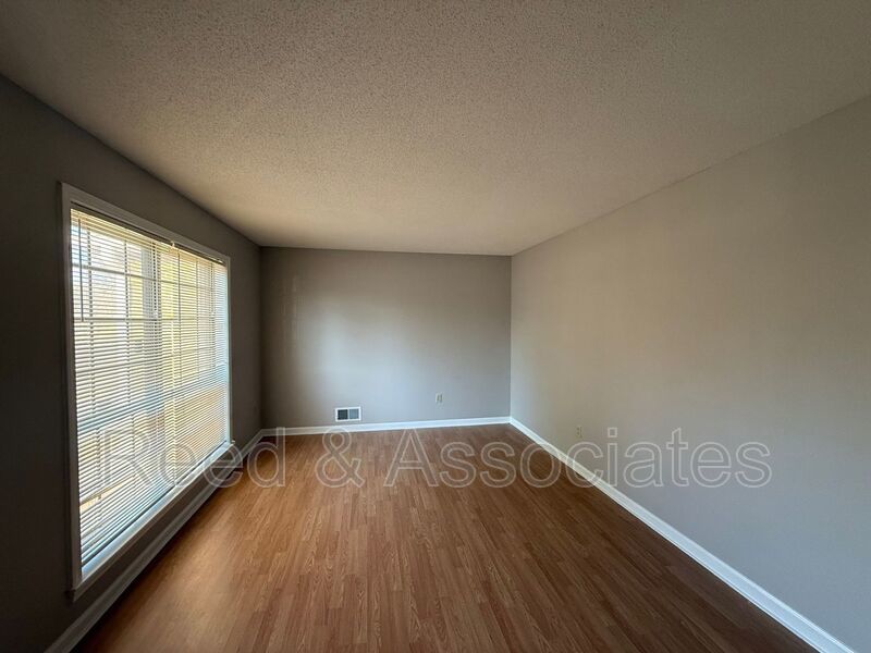 3 Bedroom Located Near Kirby High School property image