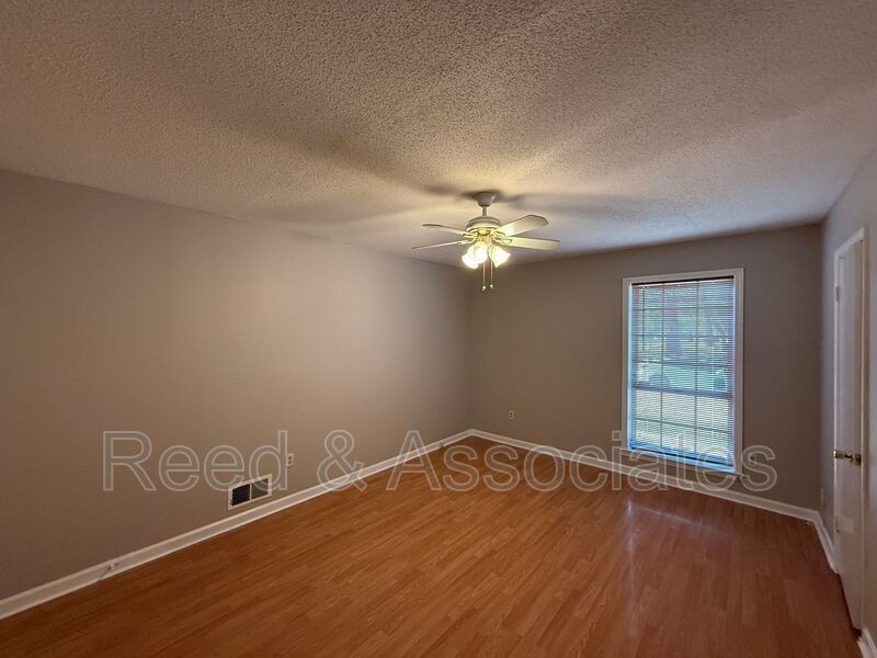 3 Bedroom Located Near Kirby High School property image