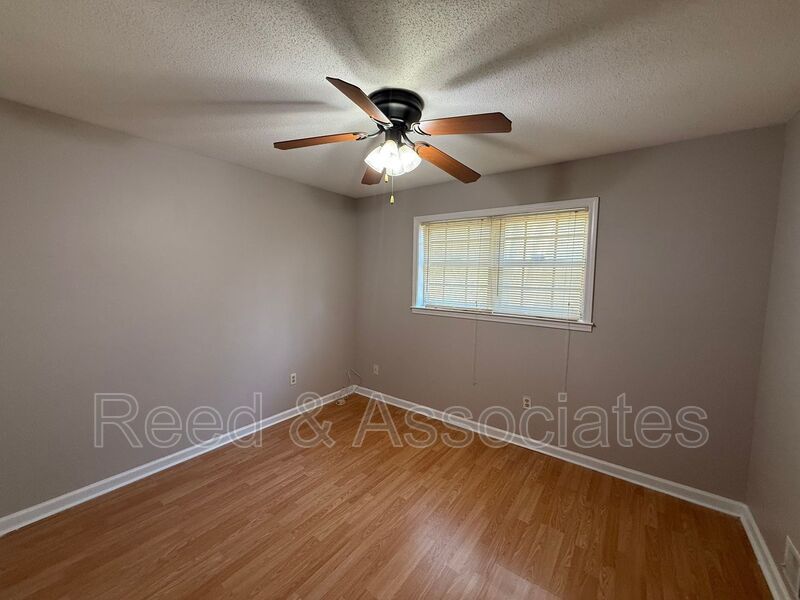 3 Bedroom Located Near Kirby High School property image