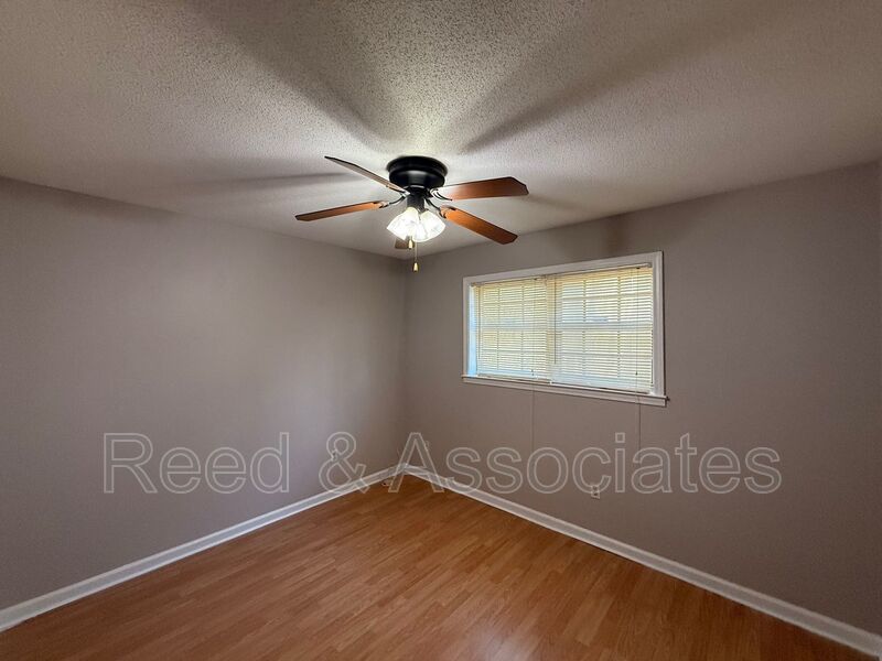 3 Bedroom Located Near Kirby High School property image