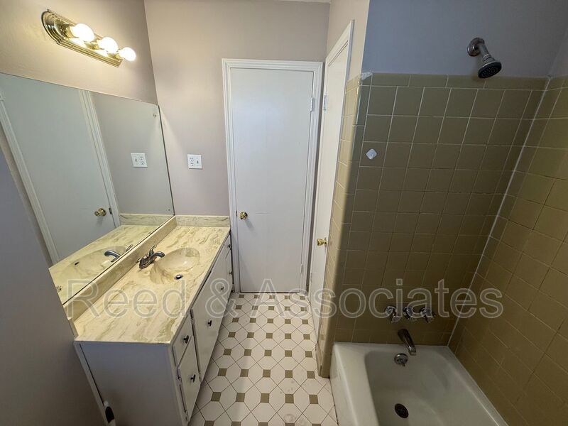 3 Bedroom Located Near Kirby High School property image