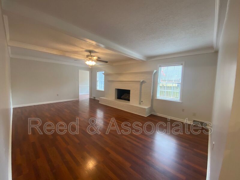 Spacious: 4 Bedroom in Germantown! property image