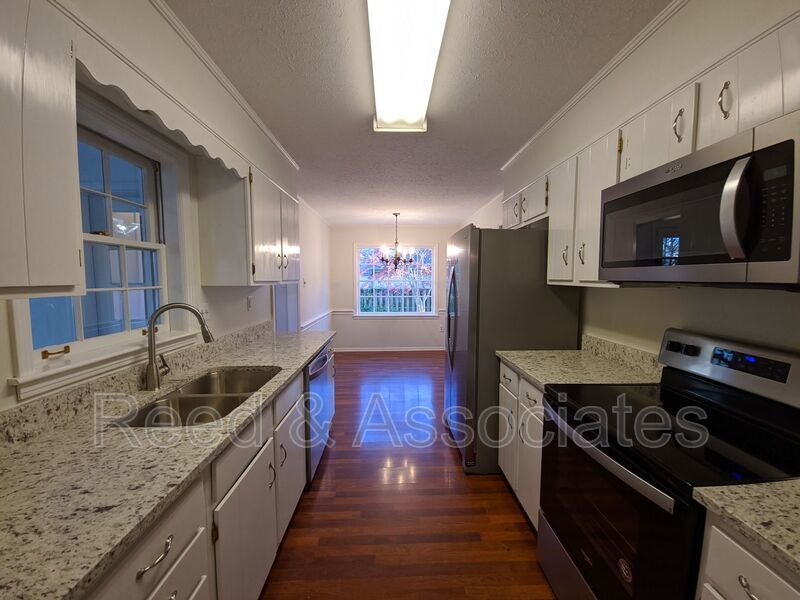 Spacious: 4 Bedroom in Germantown! property image