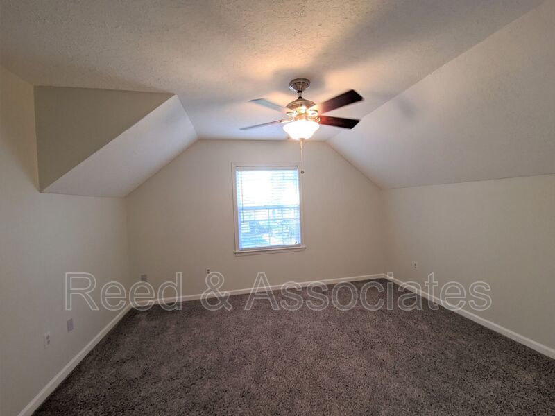 Spacious: 4 Bedroom in Germantown! property image