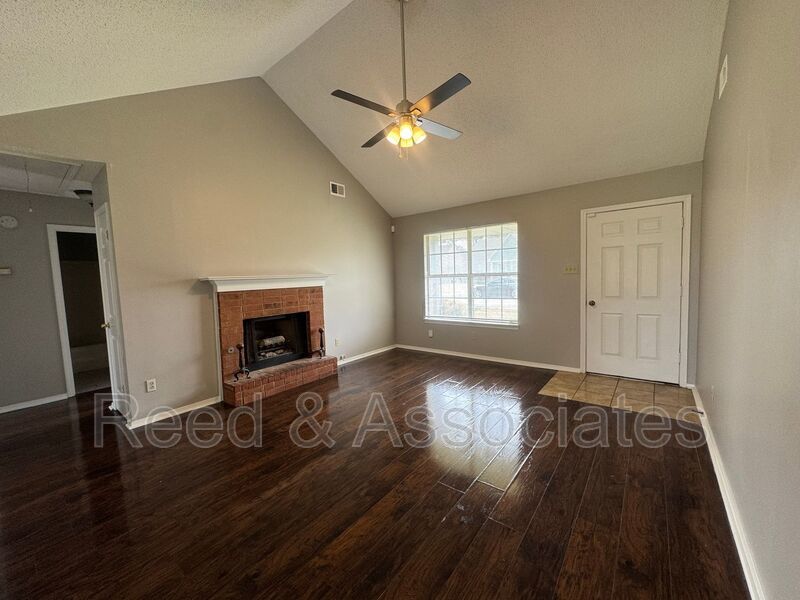 3 Bedroom in Hickory Ridge - South Riverdale property image