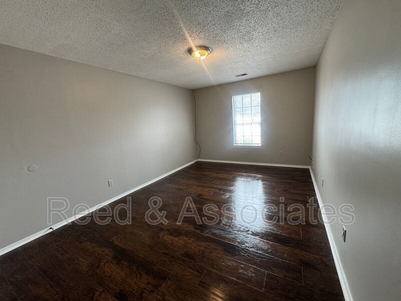 3 Bedroom in Hickory Ridge - South Riverdale property image