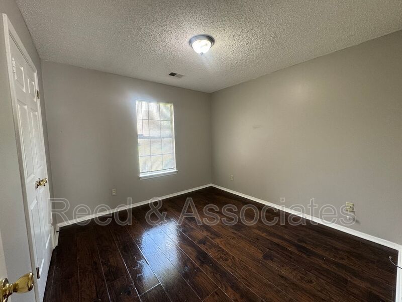 3 Bedroom in Hickory Ridge - South Riverdale property image