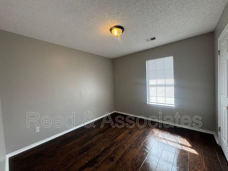 3 Bedroom in Hickory Ridge - South Riverdale property image