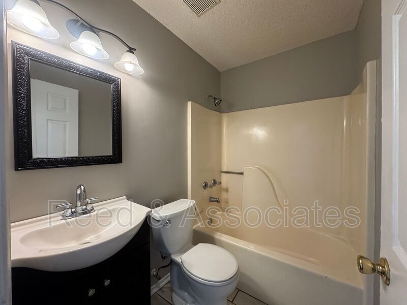 3 Bedroom in Hickory Ridge - South Riverdale property image