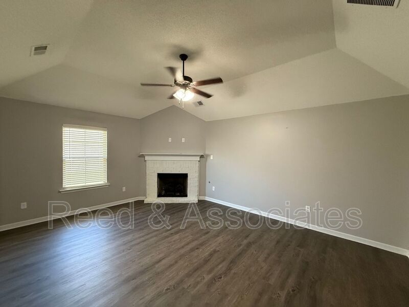SPACIOUS 4 BEDROOM CORDOVA HOME! property image