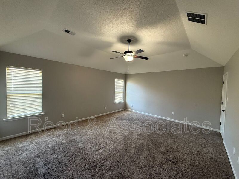 SPACIOUS 4 BEDROOM CORDOVA HOME! property image