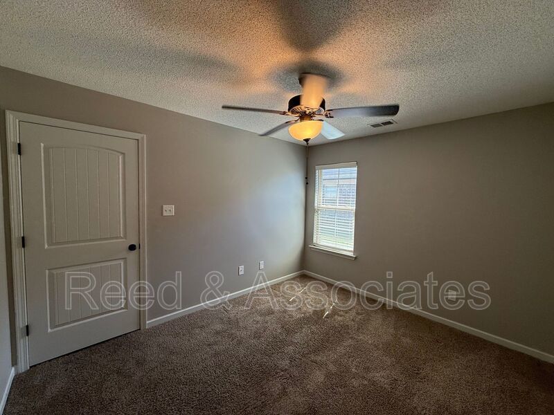 SPACIOUS 4 BEDROOM CORDOVA HOME! property image