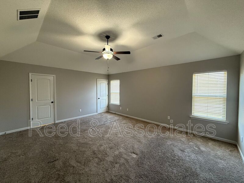 SPACIOUS 4 BEDROOM CORDOVA HOME! property image
