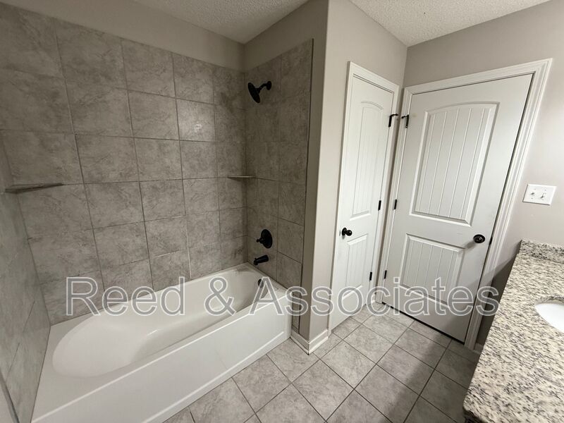 SPACIOUS 4 BEDROOM CORDOVA HOME! property image