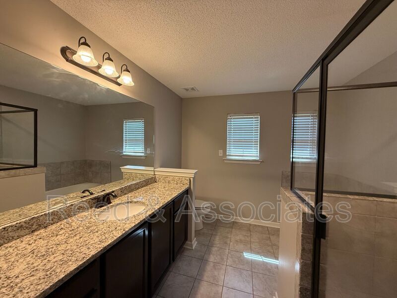 SPACIOUS 4 BEDROOM CORDOVA HOME! property image