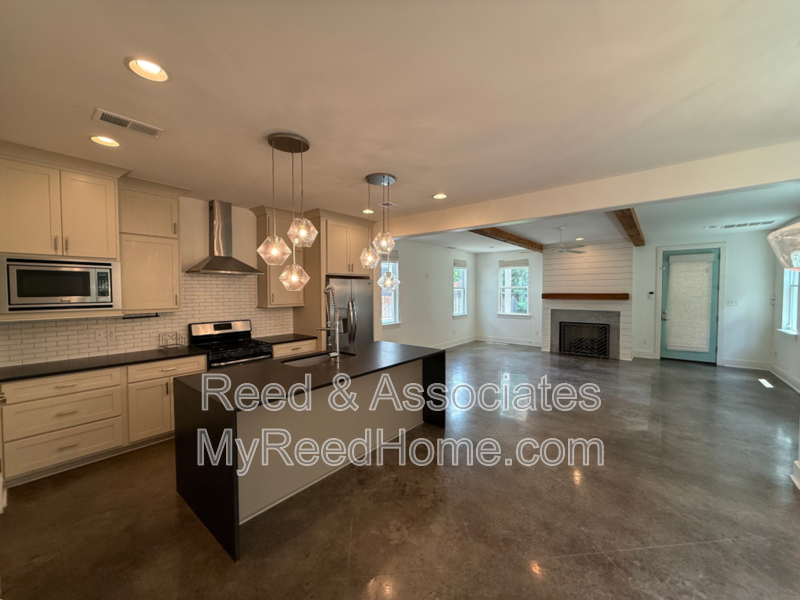 Spacious 3-Bedroom - Copper Young Area property image