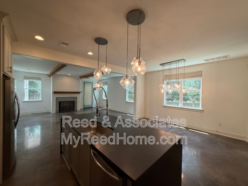Spacious 3-Bedroom - Copper Young Area property image